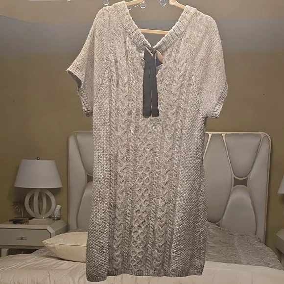 Yvos Cozy Cable Knit Short Sleeve Sweater Dress 79% Acrylic, 30% Alpaca. - Picture 7 of 16